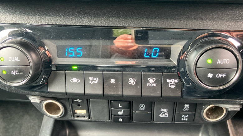 Toyota Hilux Diesel Invincible D/Cab Pick Up 2.8 D-4D Auto